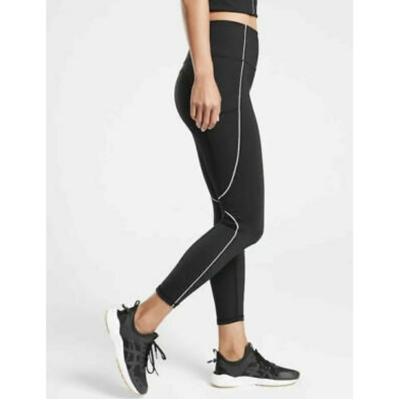 Athleta Pants - ATHLETA Tailwind Reflective 7/8 Tight Black